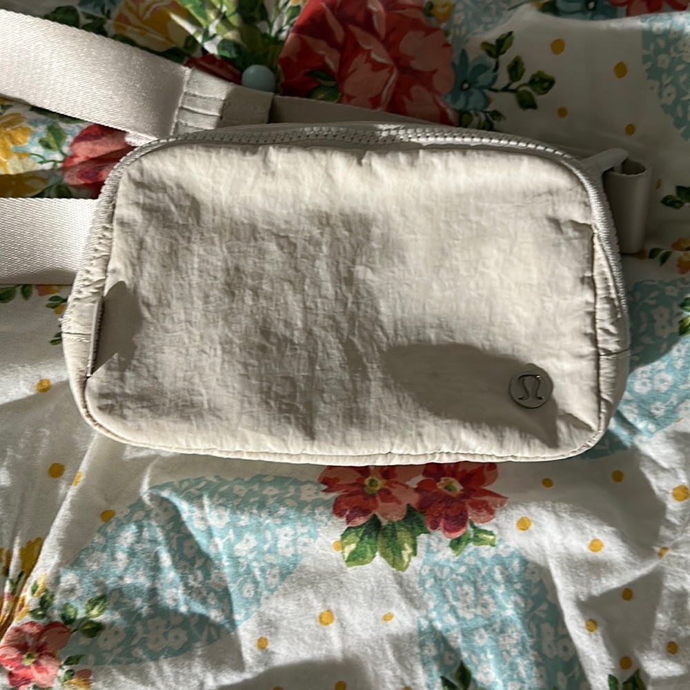 Brand New Lulu Belt bag 1L